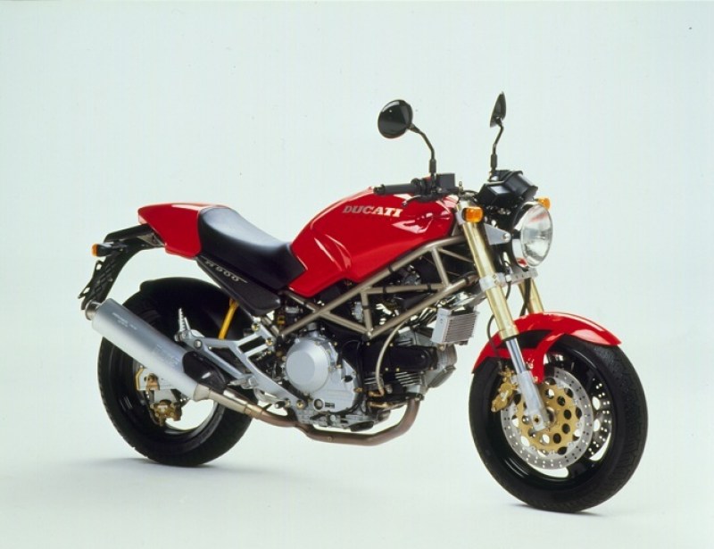 Ducati-Monster-M900